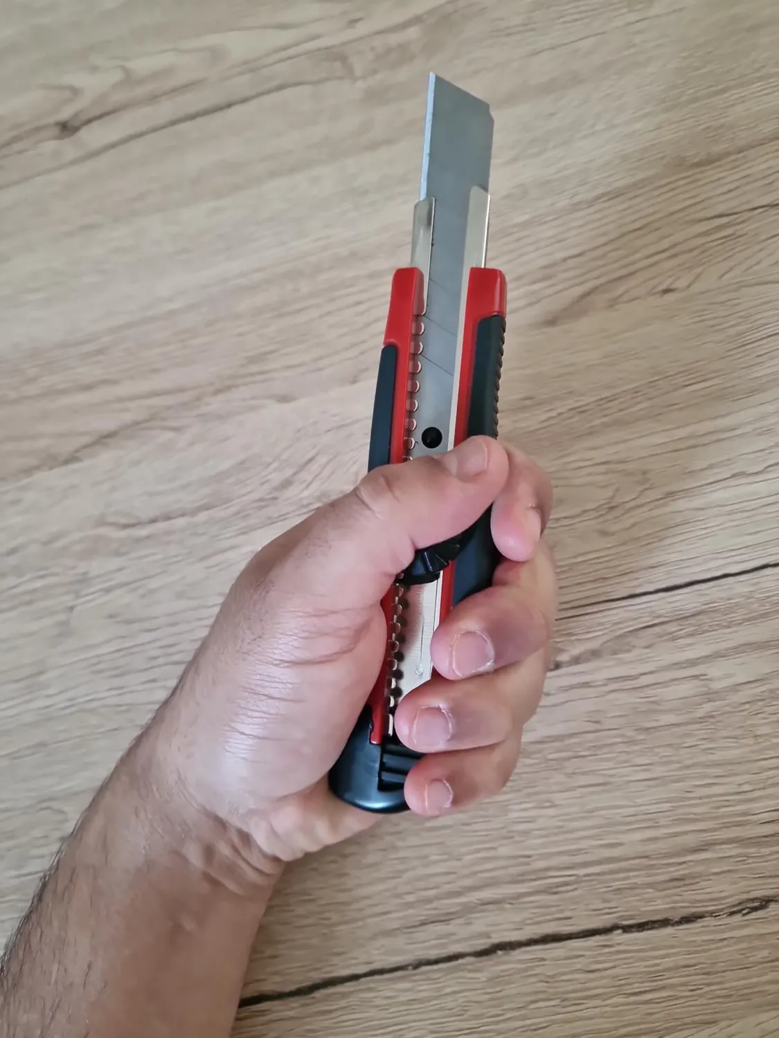 ORGAFLIX Profi Cuttermesser 18 mm mit 3 Klingen